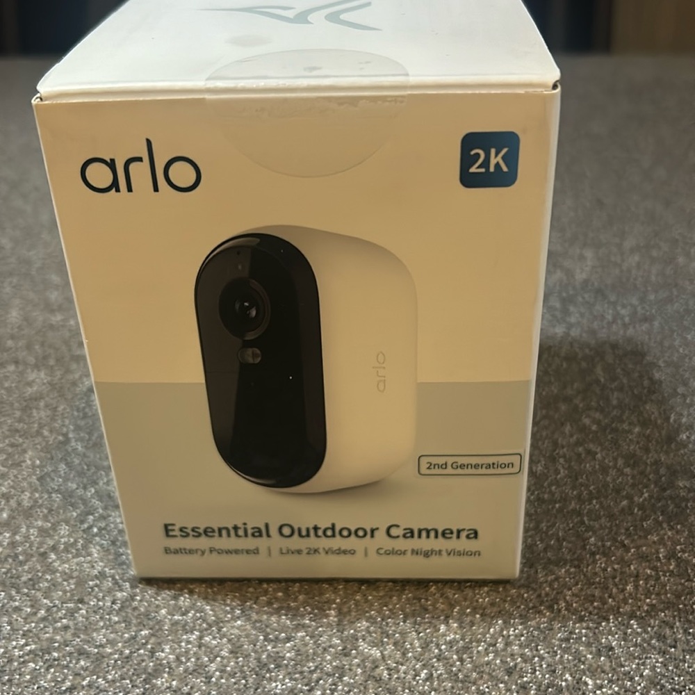 Arlo Essential outdoor camera second generation Live 2K Video
Color Night Vision
